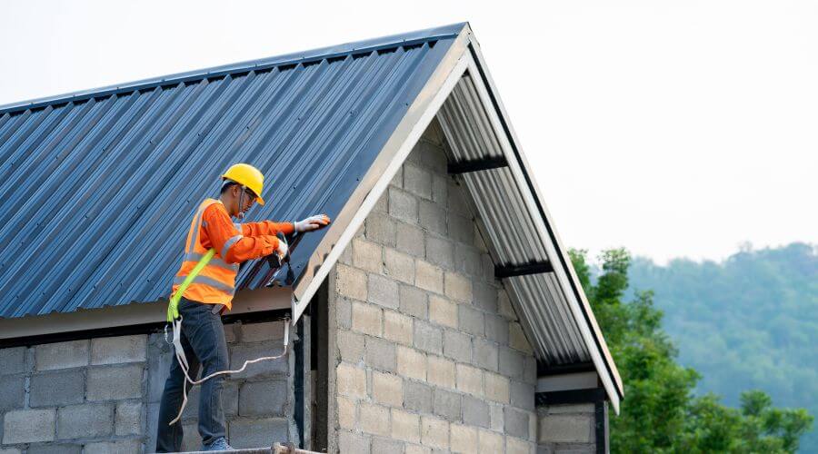 Professional gutter cleaning in Hancocks Bridge, NJ